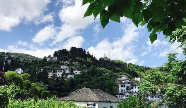 吉利最新款，自然美景探索之旅啟動