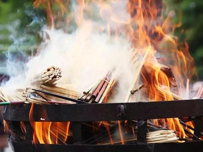 法國疫情死亡人數(shù)更新，自然美景之旅尋求內(nèi)心平和與寧靜