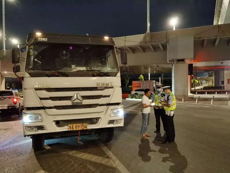 最新鐵路貨車，自然美景的寧靜探索之旅
