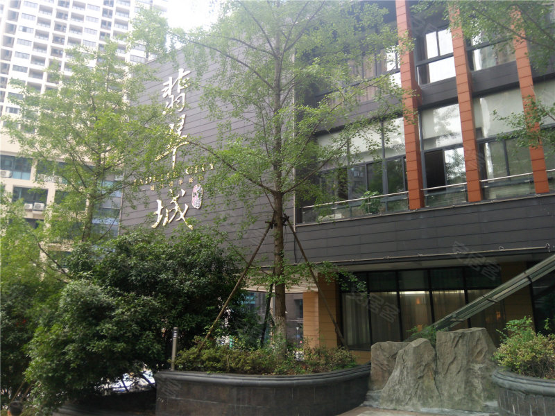 瀘州翡翠城最新動態(tài)，科技引領(lǐng)未來，重塑城市生活新篇章