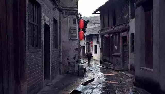 秀米最新版揭秘，小巷中的美食奇遇，味蕾盛宴的不期而遇