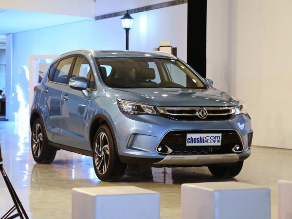 東風風神最新款SUV，家庭之旅與友情紐帶的完美伙伴