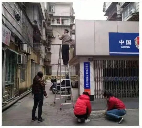 久久熱最新精品視頻，小巷深處的特色小店探秘之旅